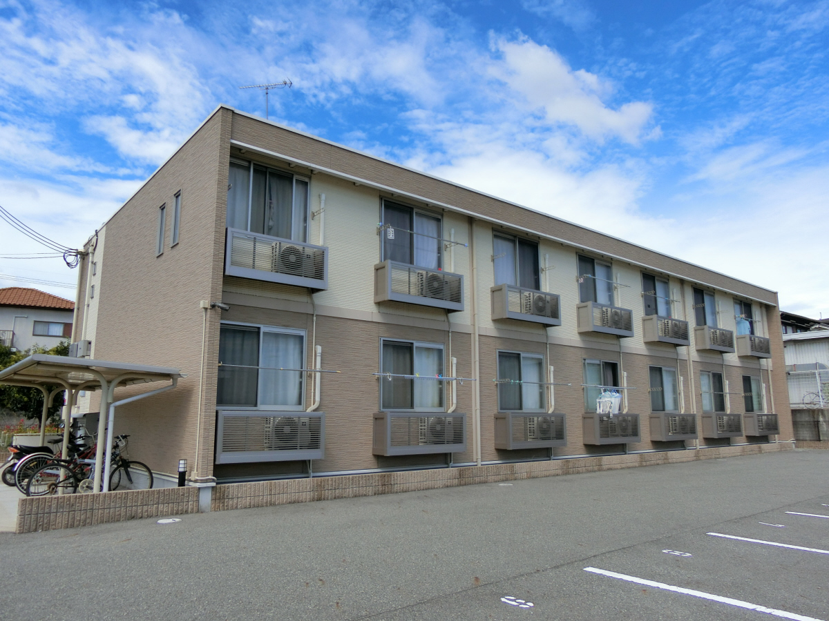 土山駅よりバス10分 徒歩4分 築15年5ヶ月 2階建の賃貸物件