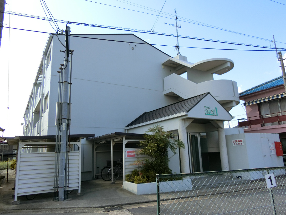 小野駅より徒歩9分 築32年4ヶ月 3階建の賃貸物件