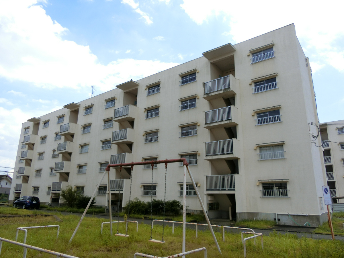 粟生駅より徒歩7分 築51年7ヶ月 5階建の賃貸物件