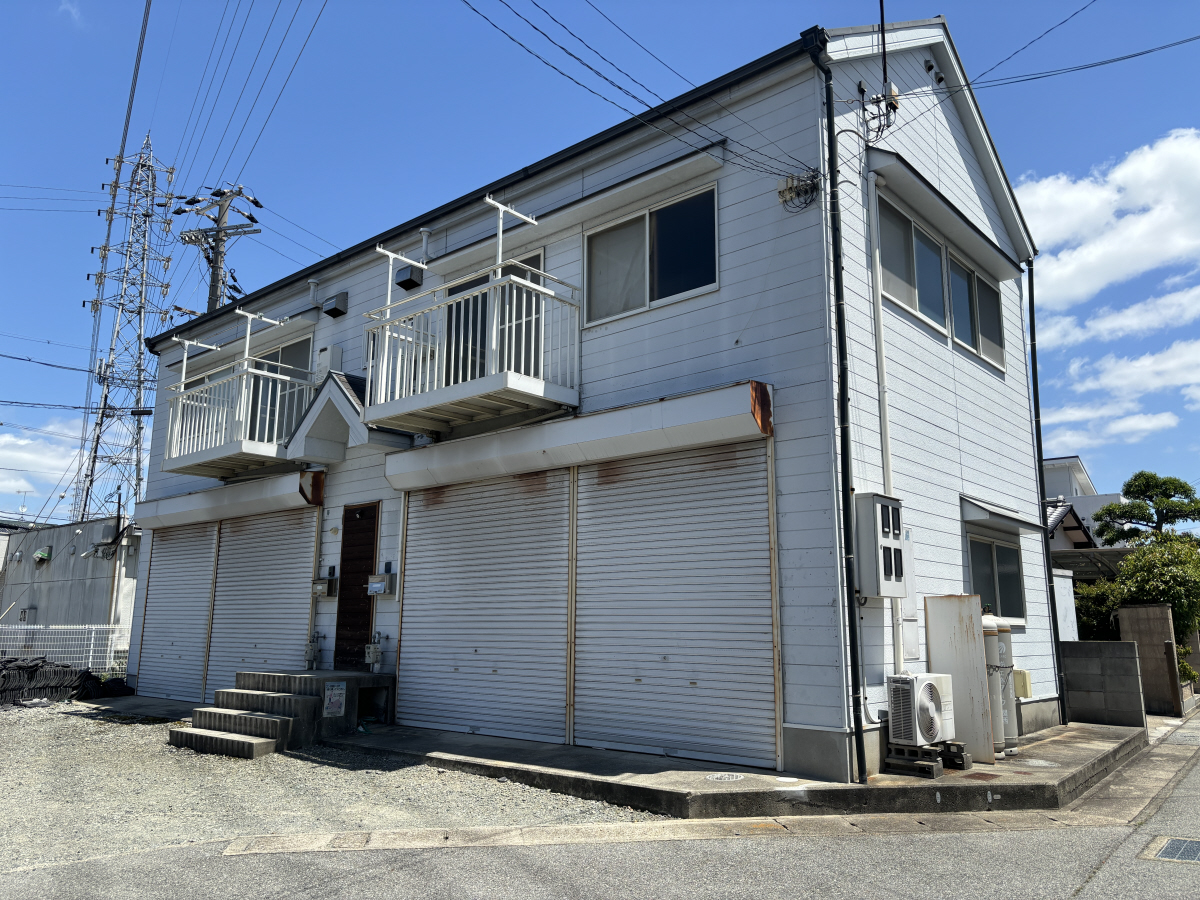 明石駅よりバス10分 徒歩5分 築32年1ヶ月 2階建の賃貸物件