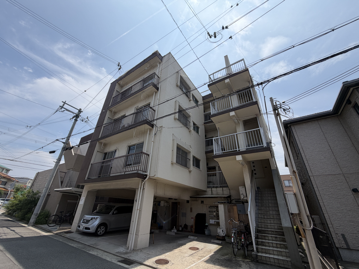 明石駅よりバス8分 徒歩4分 築53年10ヶ月 4階建の賃貸物件