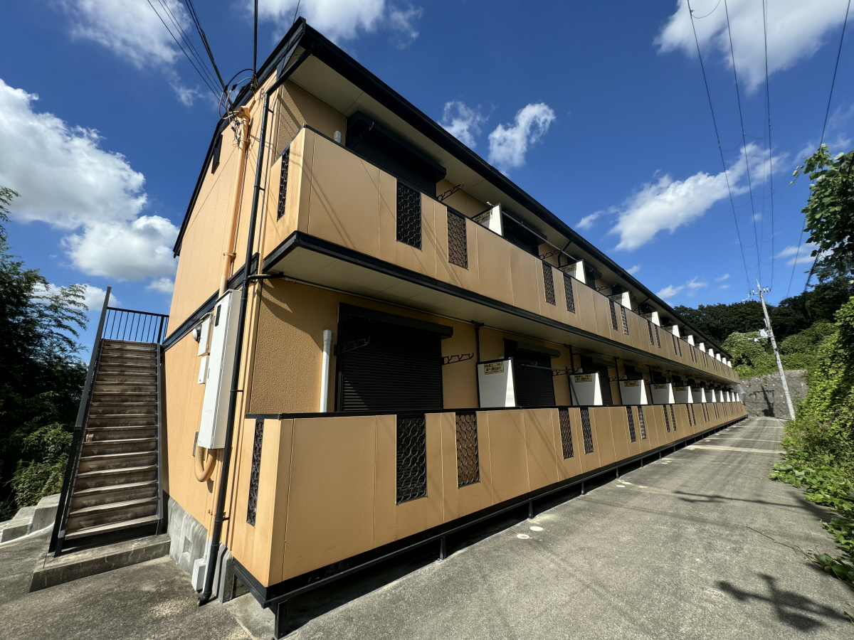 小野駅より徒歩15分 築26年9ヶ月 2階建の賃貸物件