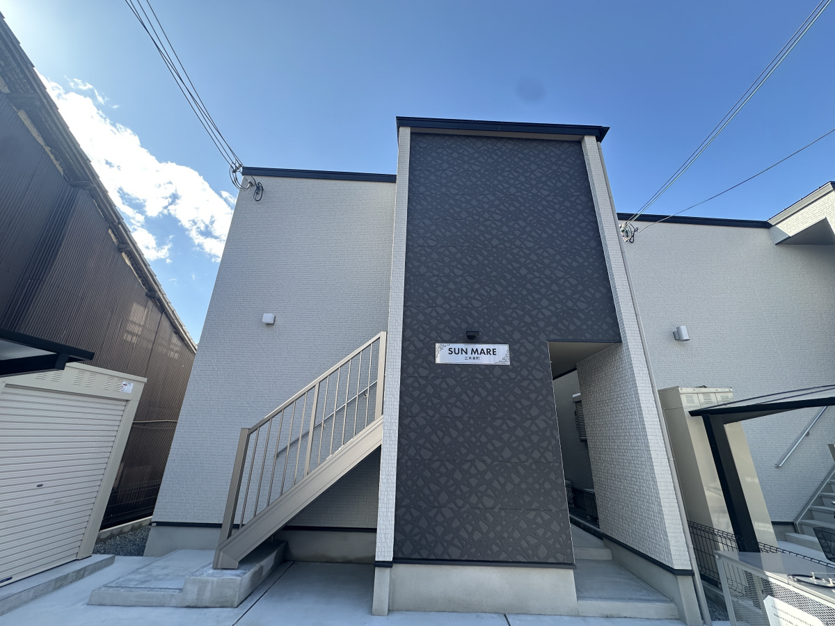 三木駅より徒歩4分 築1年5ヶ月 2階建の賃貸物件