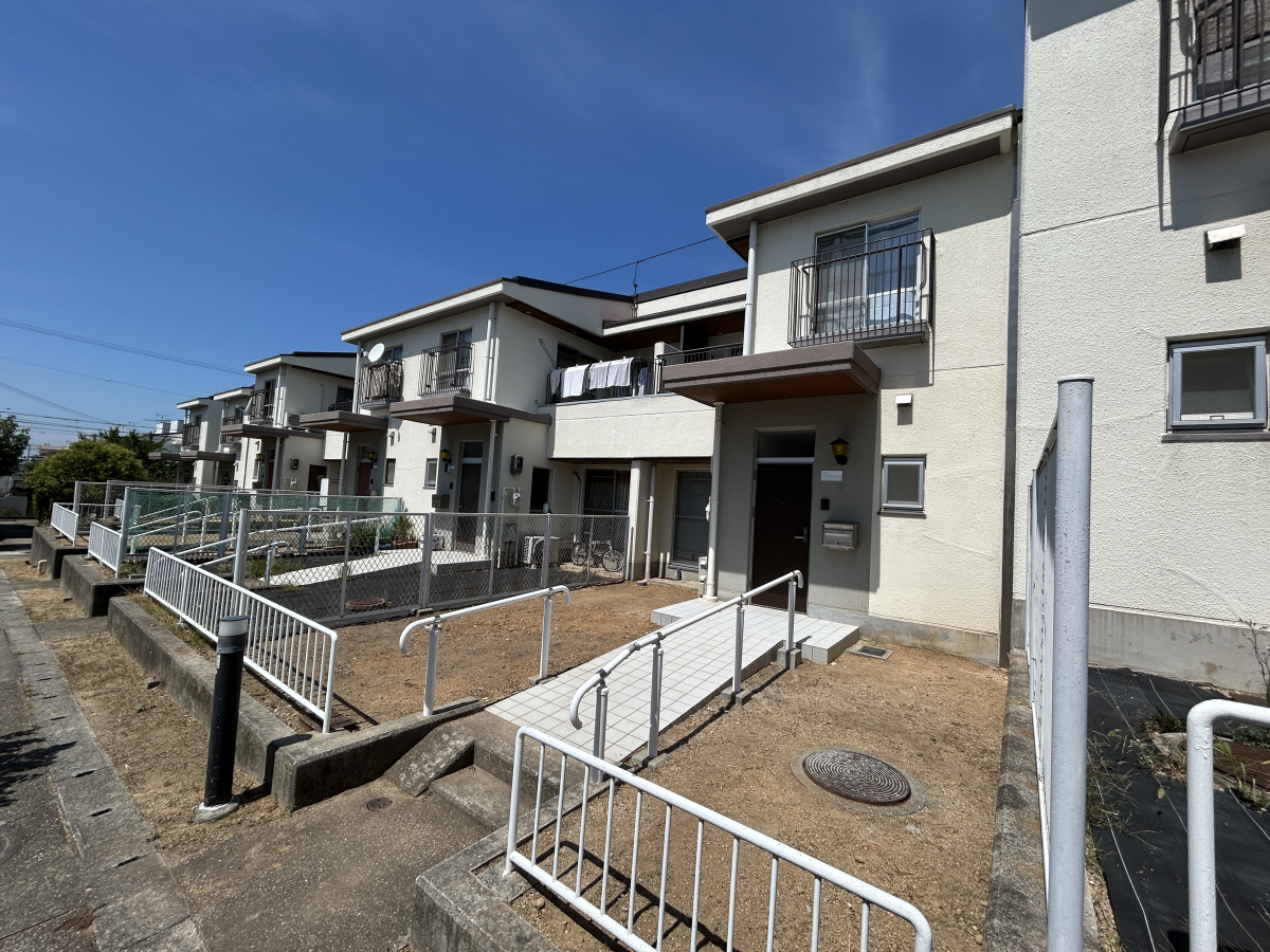 大久保駅よりバス13分 徒歩4分 築41年1ヶ月 2階建の賃貸物件