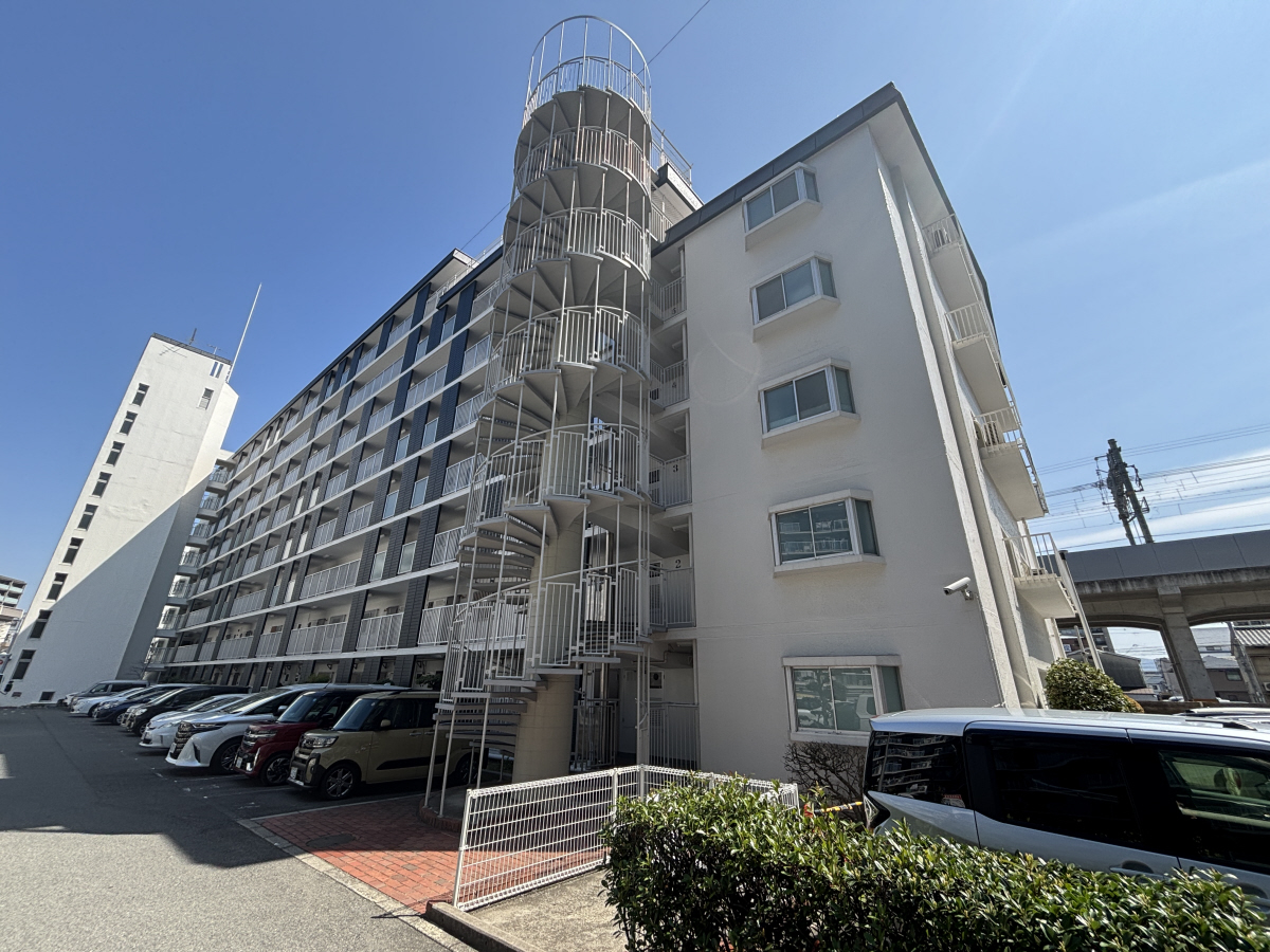 西新町駅より徒歩3分 築52年1ヶ月 8階建の賃貸物件