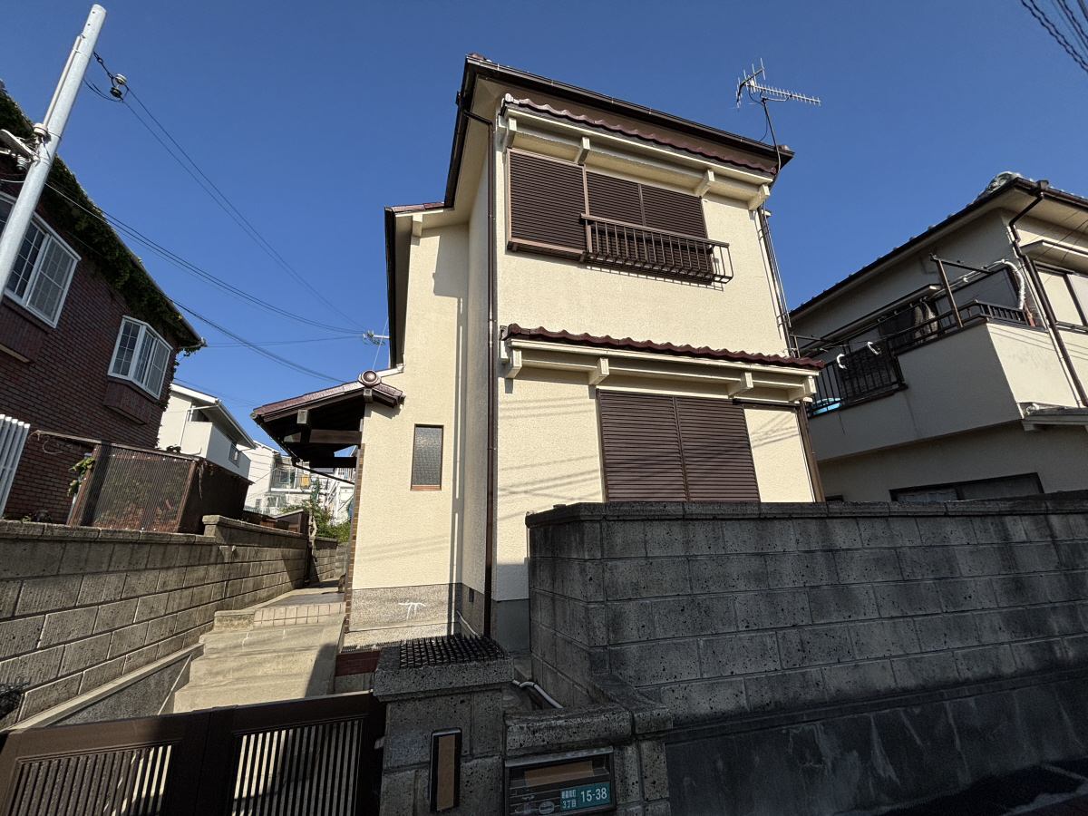 朝霧駅より徒歩6分 築43年3ヶ月 2階建の賃貸物件