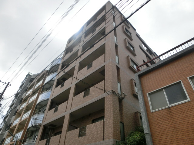 明石駅より徒歩8分 築30年1ヶ月 8階建の賃貸物件