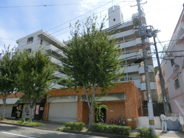 伊川谷駅よりバス10分 徒歩4分 築37年11ヶ月 6階建の賃貸物件