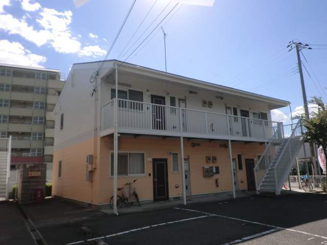 明石駅よりバス8分 徒歩1分 築31年8ヶ月 2階建の賃貸物件