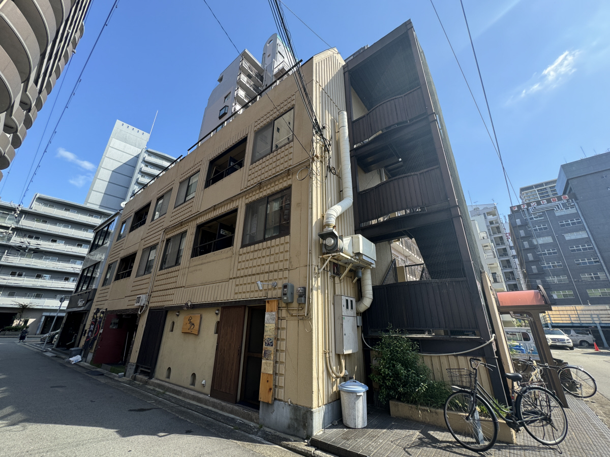 明石駅より徒歩3分 築39年5ヶ月 4階建の賃貸物件