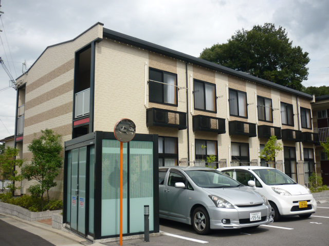 三木駅より徒歩9分 築18年3ヶ月 2階建の賃貸物件