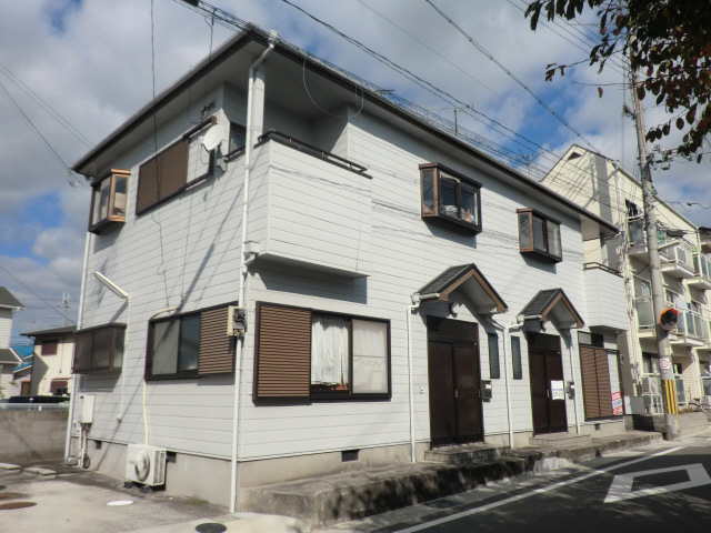 土山駅より徒歩4分 築33年1ヶ月 2階建の賃貸物件