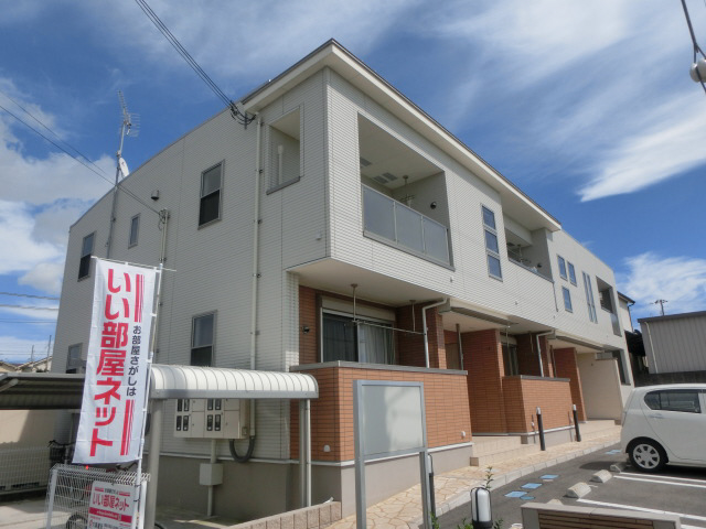 土山駅よりバス18分 徒歩4分 築15年7ヶ月 2階建の賃貸物件