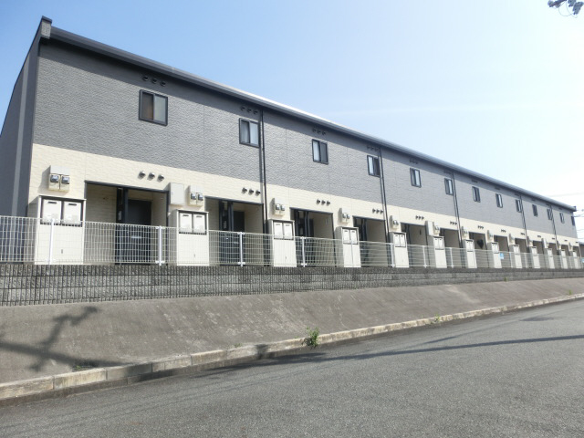 三田駅よりバス40分 徒歩14分 築17年8ヶ月 2階建の賃貸物件