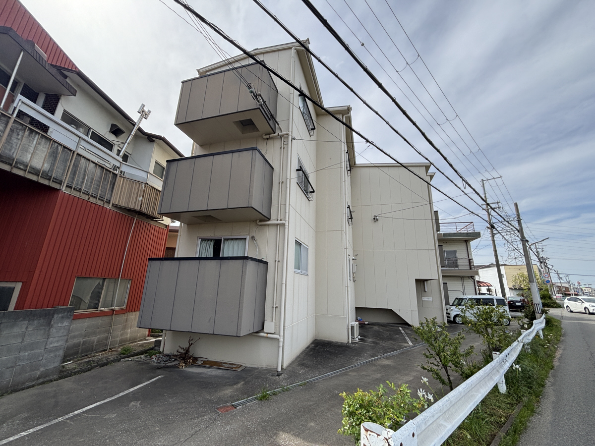 明石駅よりバス15分 徒歩5分 築32年1ヶ月 4階建の賃貸物件