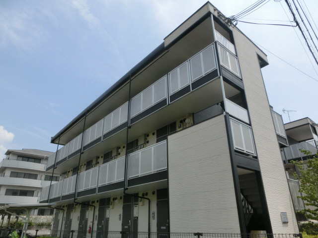 大久保駅より徒歩13分 築19年2ヶ月 3階建の賃貸物件