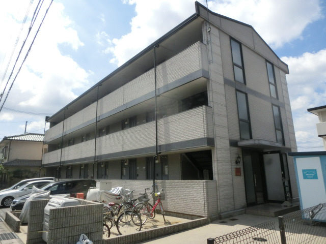 明石駅よりバス20分 徒歩1分 築28年10ヶ月 3階建の賃貸物件