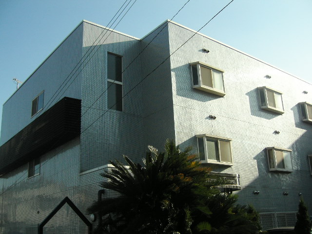 西新町駅より徒歩6分 築33年9ヶ月 3階建の賃貸物件