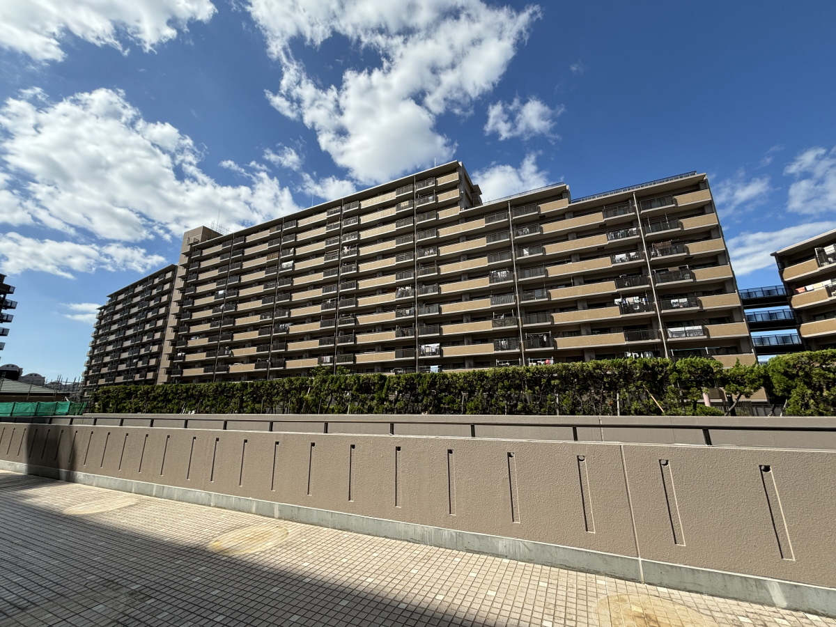 伊川谷駅よりバス8分 徒歩1分 築35年9ヶ月 11階建の賃貸物件
