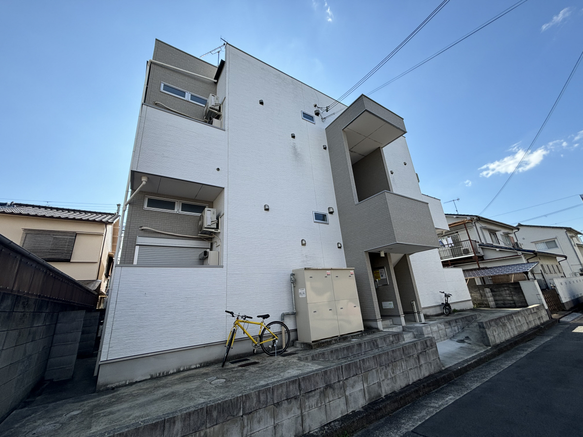 西新町駅より徒歩14分 築9年5ヶ月 2階建の賃貸物件