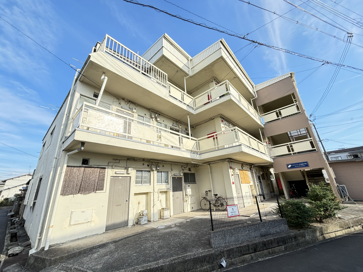 志染駅より徒歩12分 築53年10ヶ月 3階建の賃貸物件